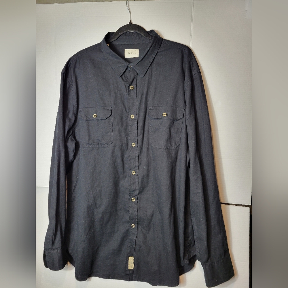 Jachs Men's Black Long-Sleeve Button-Down Shirt.